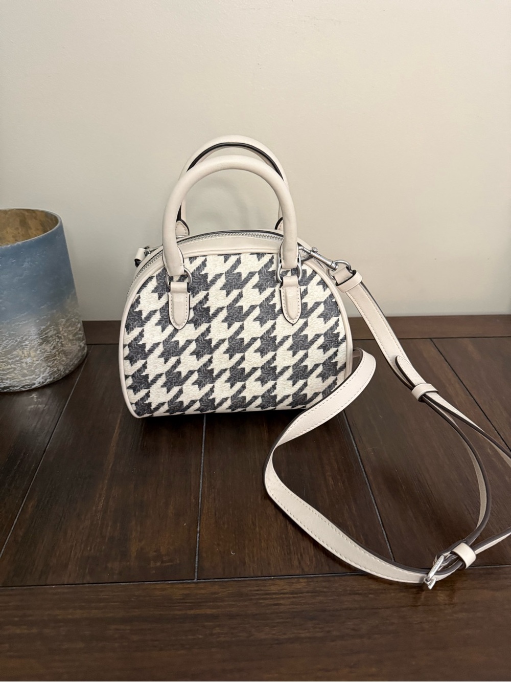 Coach Stylish Houndstooth Dome Satchel - White and Black
